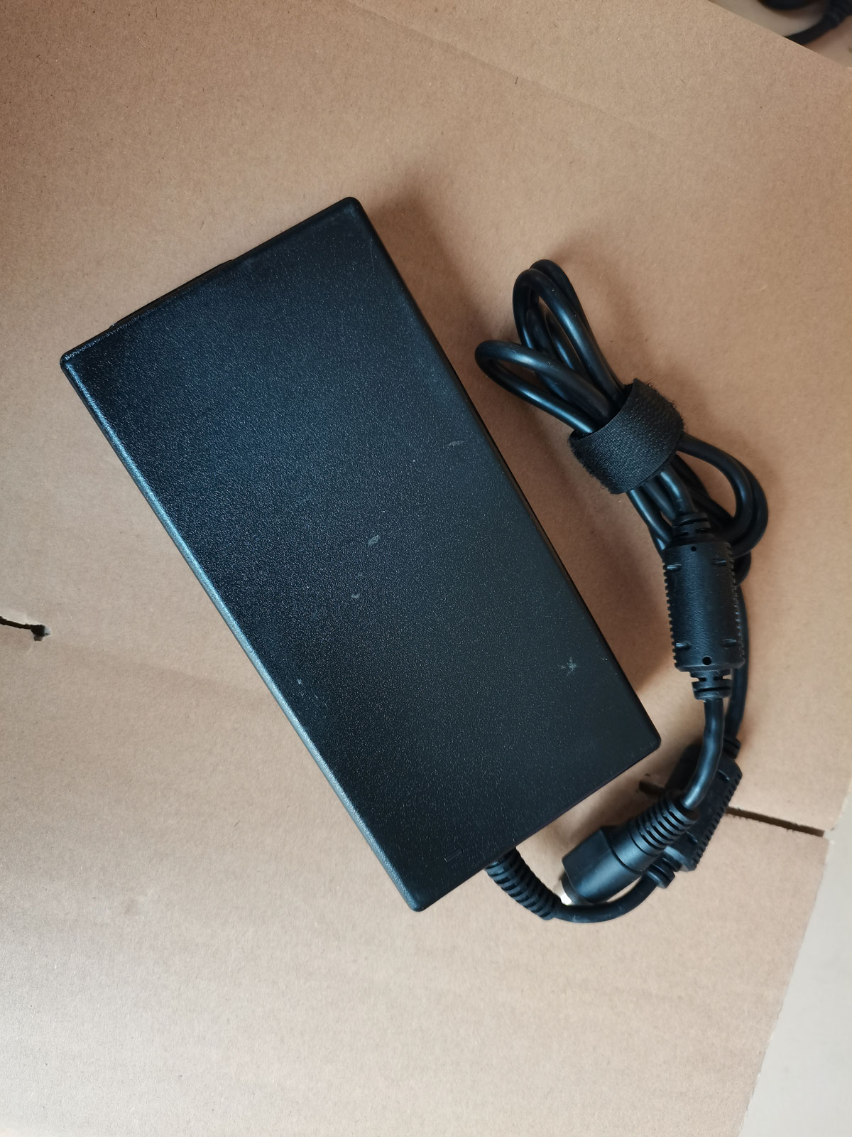 OEM Delta 230W 19.5V 11.8A ADP - Pc Gaming Uk review and price